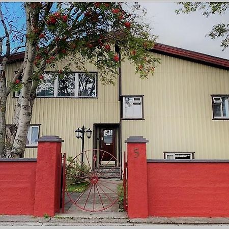 Akureyri Center Rooms Екстер'єр фото