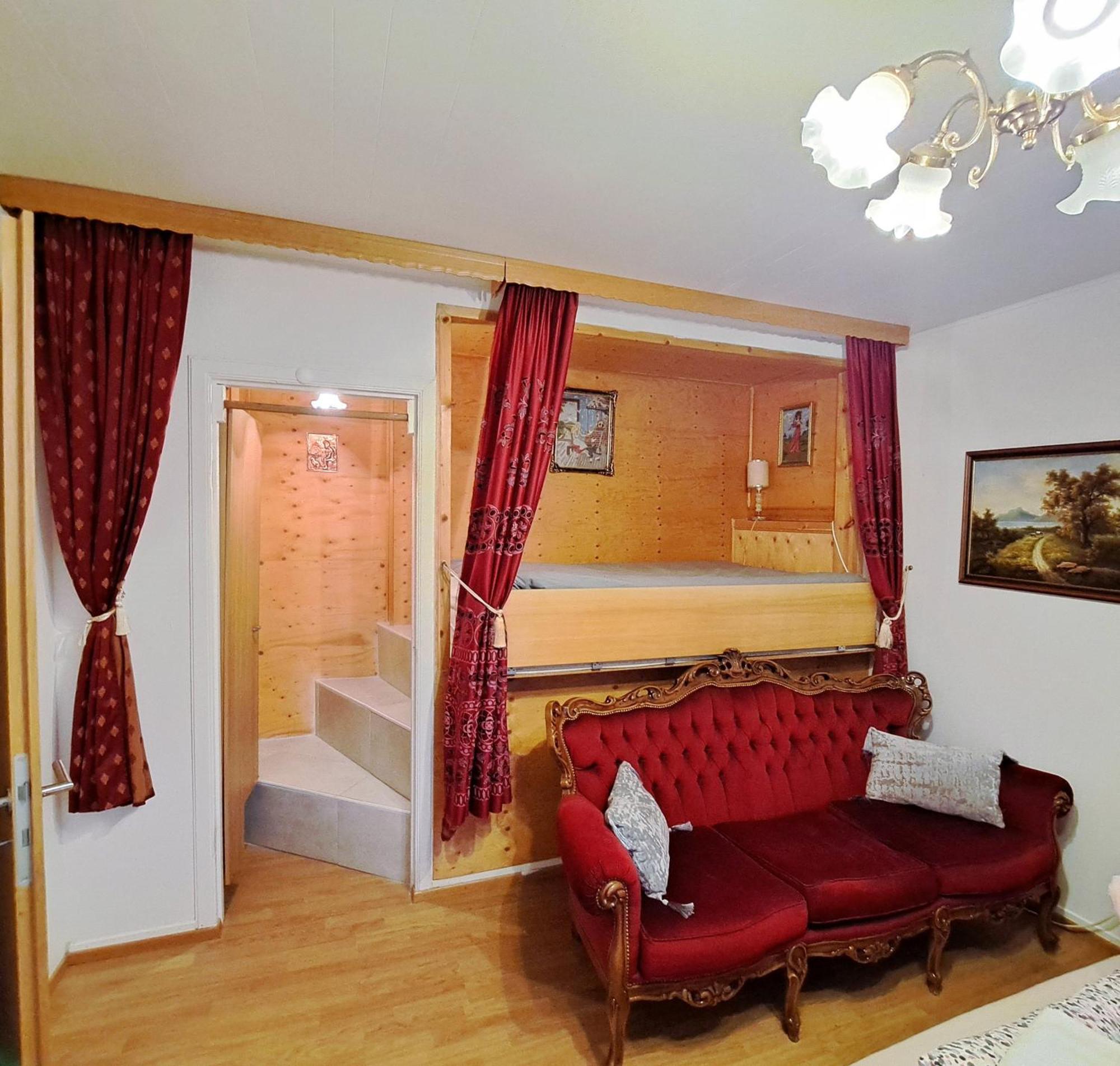 Akureyri Center Rooms Екстер'єр фото